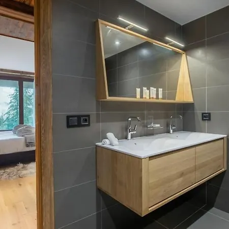 Beautiful 5-bed House In Nyaraló Zermatt